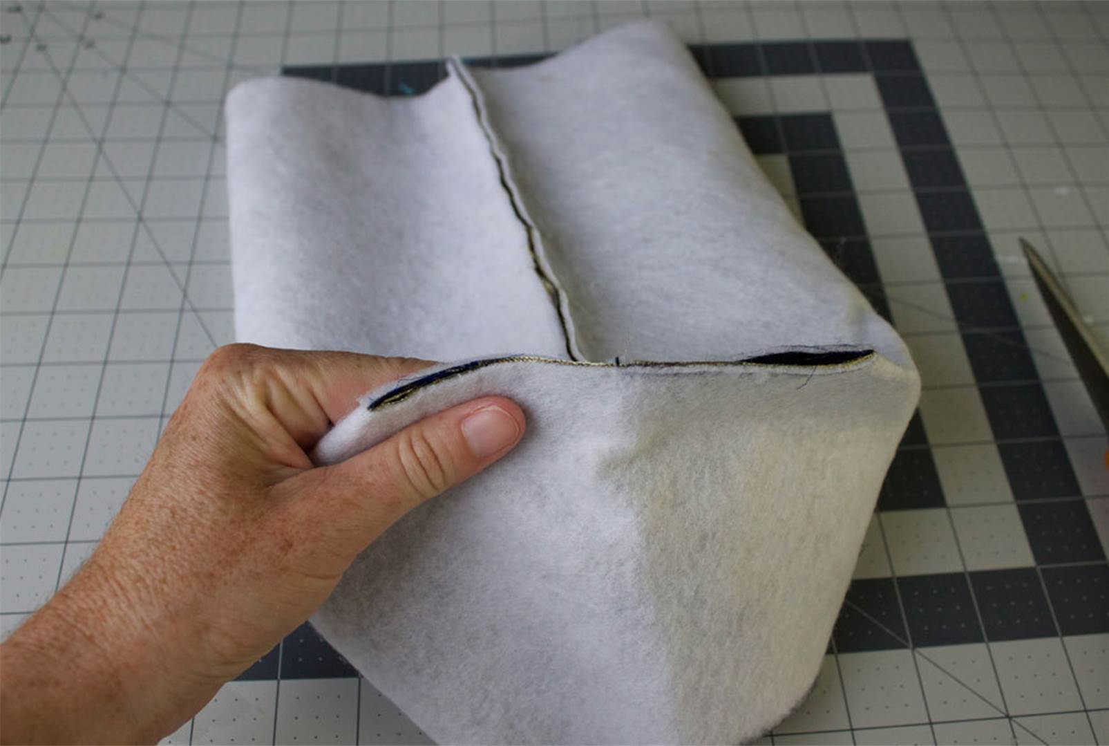 How to Make a Brocade Drawstring Pouch